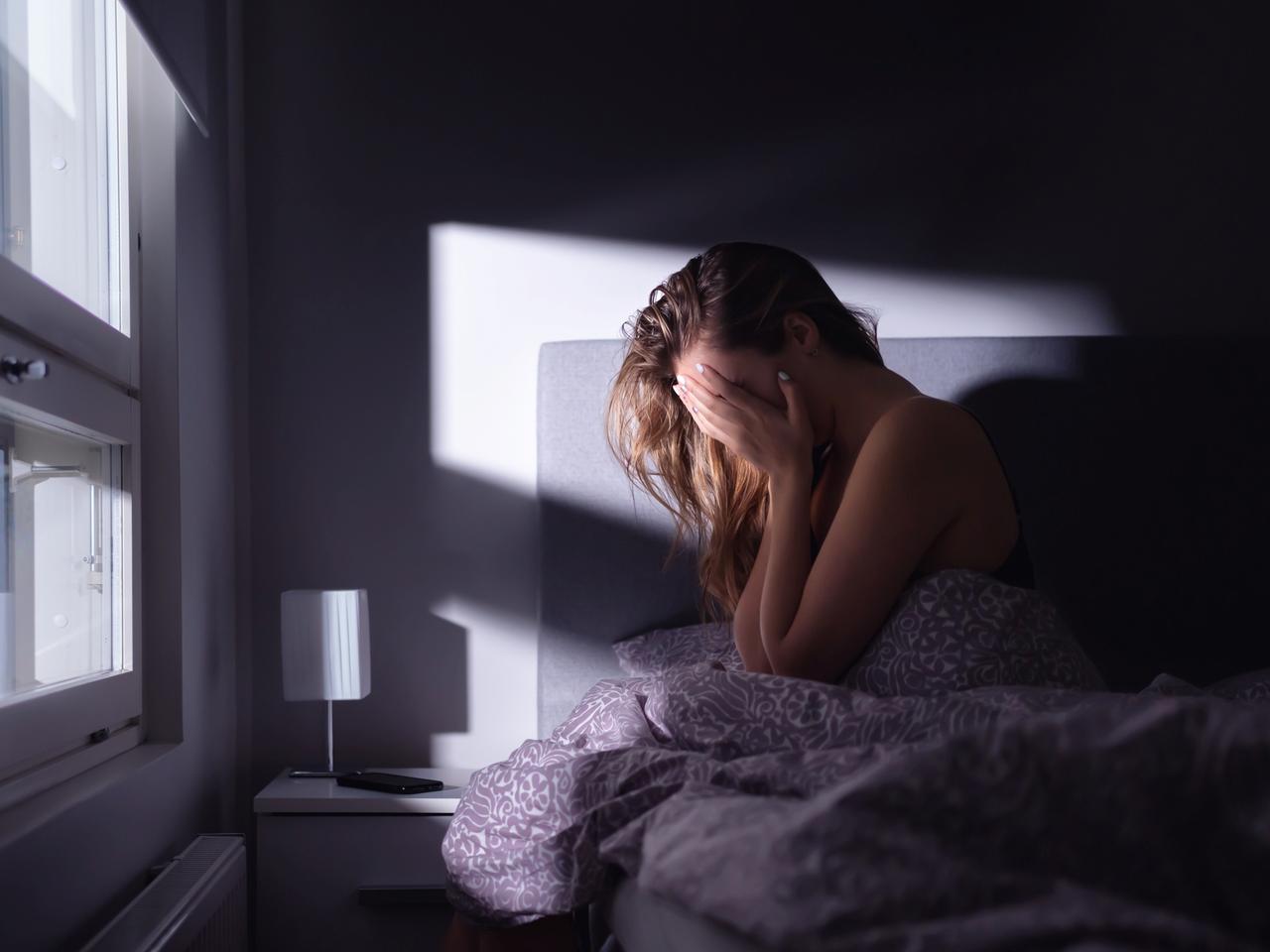 To tylko przejściowe problemy, czy już bezsenność? Jakie badania wykryją zaburzenia snu