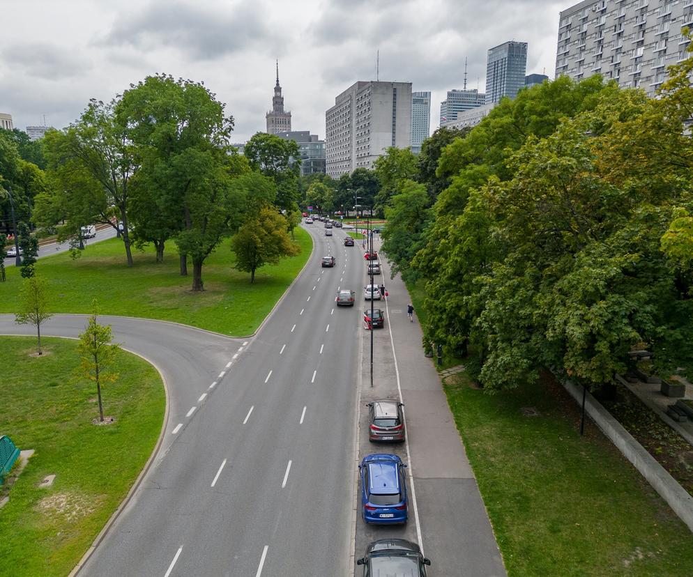 Zwężą Marszałkowską, żeby zrobić drogę dla rowerów. Radni sypnęli groszem