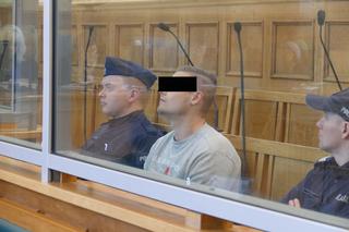 Piotr chwycił za maczetę, polała się krew