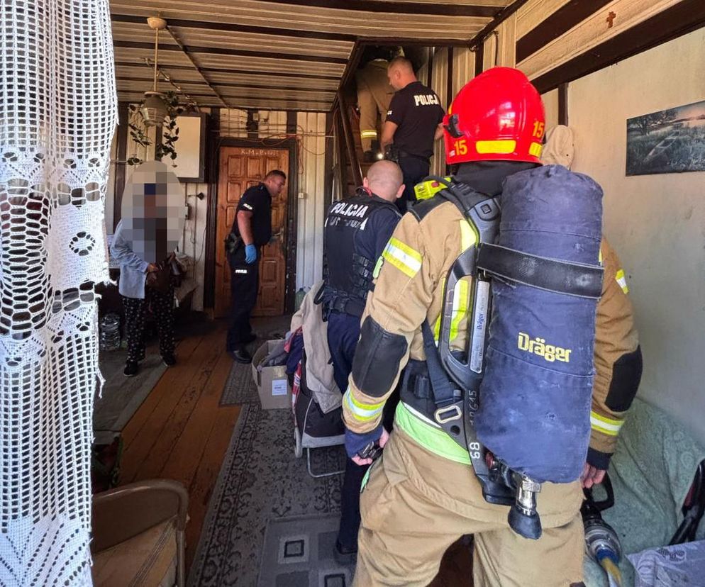 Dramatyczna akcja w Wesołej: Policjanci i strażacy ruszyli na ratunek! O krok od tragedii