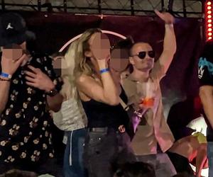 Hakiel bawi się, a nie pije