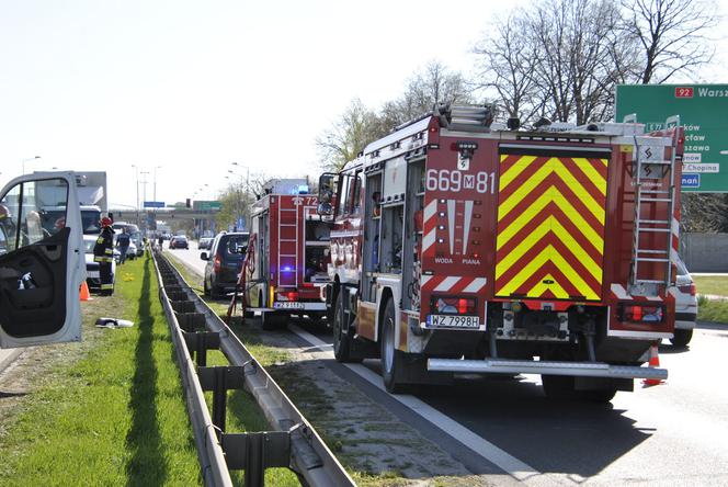 Wypadek trzech pojazdów pod Ożarowem