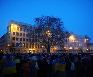 Manifestacja w trzecią rocznicę wybuchu wojny w Ukrainie