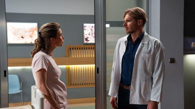 Na dobre i na złe odc. 966. Maks Beger (Tomasz Ciachorowski), Kinga (Magdalena Kumorek)