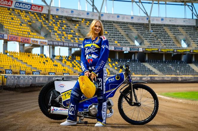 Magda Strąkowska i Daria Grodzińska walczą o tytuł Miss Startu Speedway Ekstraligi 2024. Reprezentantki KS Apatora Toruń zachwycają urodą