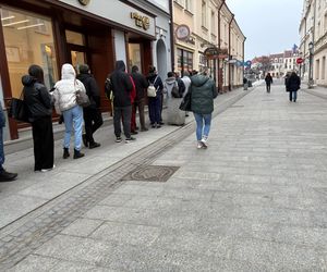 Rzeszowianie tłumnie ruszyli po pączki w Tłusty Czwartek 