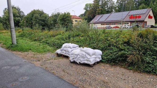 Wielkie ulewy na Dolnym Śląsku. Wojewoda apeluje o robienie zapasów żywności 