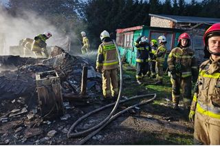Tragedia pod Tomaszowem Mazowieckim! Kobieta zginęła w pożarze domu
