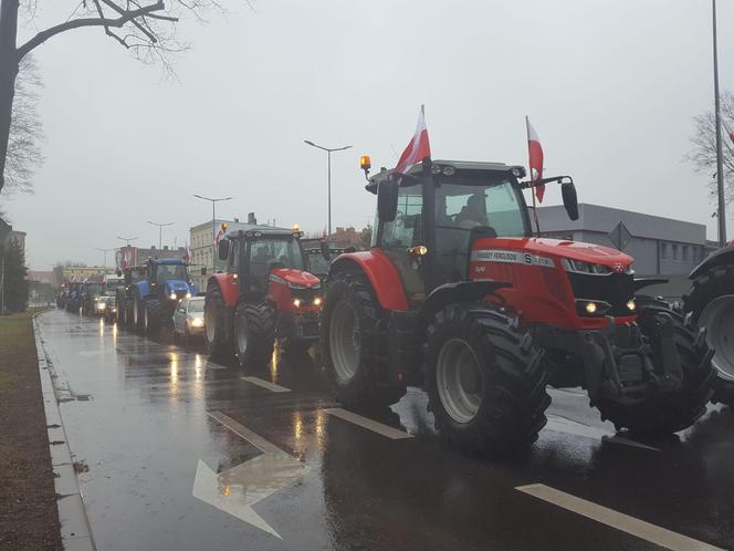 Setki traktorów na ulicach Leszna. Trwa ogólnopolski protest rolników