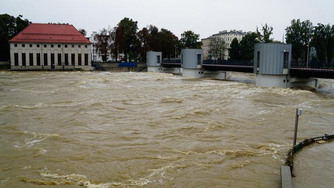 Nysa. Trwa ewakuacja mieszkańców