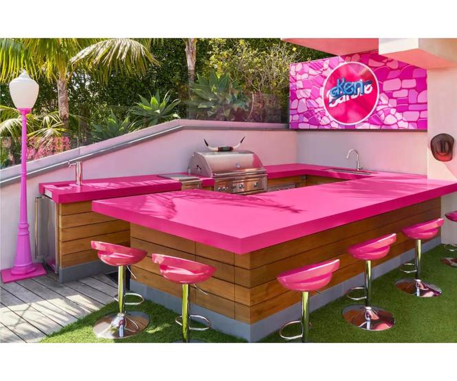 Barbie 's Malibu DreamHouse