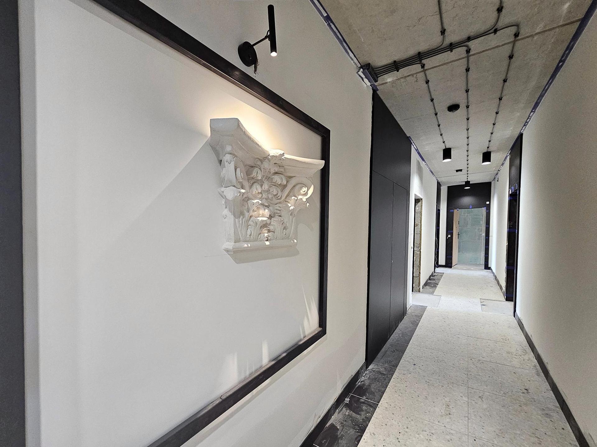 Nowa Kurkowa we Wrocławiu - zdjęcia elewacji i wnętrz budynku w trakcie prac wykończeniowych