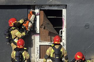 Płonie duża hala w Warszawie! Kolejny pożar w stolicy. Na miejscu wszystkie służby	