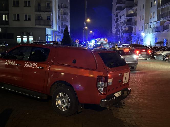 Tragiczny pożar domu na Mokotowie. Strażacy znaleźli zwłoki mężczyzny