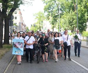 Pan Artur płakał w tracie białego marszu w Częstochowie. Kamilek śni mi się po nocach