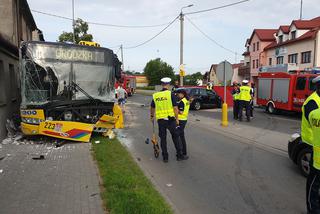 Włocławek: Zderzenie samochodu osobowego z autobusem miejskim! Jedna osoba nie żyje! 