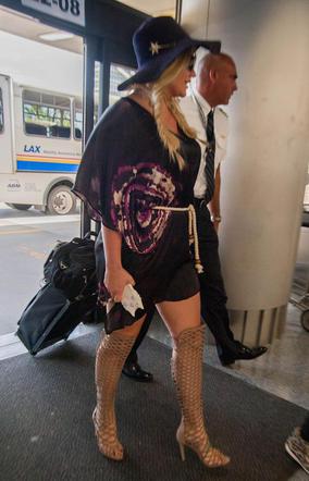 Kesha w warkoczach