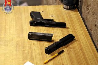 Wielka akcja CBŚP i KSP. Rozbito gang narkotykowy. Handlowali prochami, bronią palną i substancjami psychotropowymi