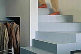 Rodzaje schodów w domu - to warto wiedzieć o schodach wewnętrznych na etapie stanu surowego