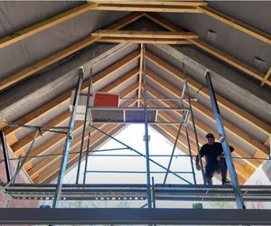 Michał Wiśniewski na budowie swojego domu