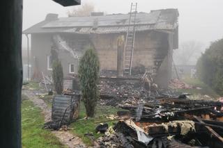  Pożar domu w powiecie nakielskim! Na miejscu aż 11 zastępów straży pożarnej [ZDJĘCIA]