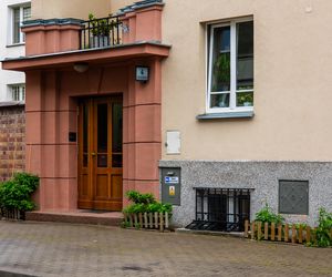 Partyzancki ogródek fasadowy na Mokotowie