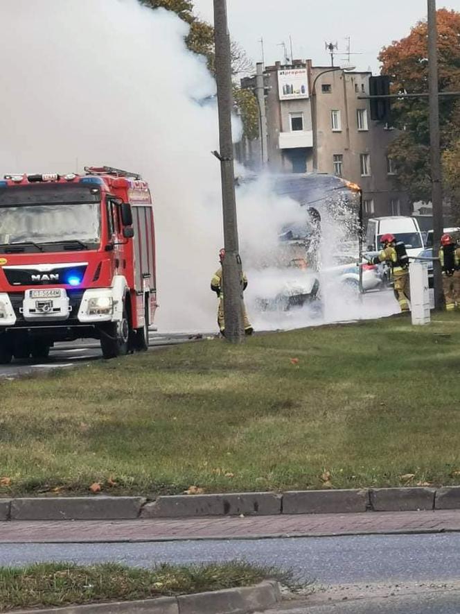 Bydgoszcz: Pożar samochodu dostawczego na ul. Fordońskiej [ZDJĘCIA]