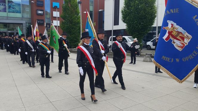 Tyle szczęścia na raz tylko w Bydgoszczy. Przez miasto maszerowało 150 kominiarzy, w tym trzech z Włoch