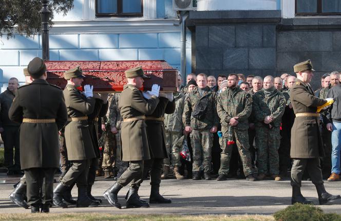 Pogrzeb zabitego przez Rosjan ukraińskiego żołnierza