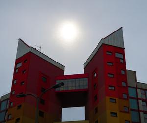 Brama Słońca w Tychach - postmodernistyczny symbol miasta