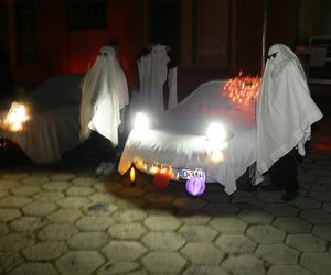 Halloweenowy Zlot Bezdaszników, czyli straszne kabriolety w Tychach. To dopiero wyższy poziom przebierania GALERIA