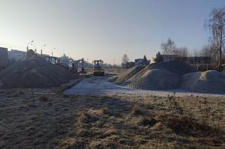 Z małym poślizgiem ale ruszyli. Na Gronowie rozpoczęła się budowa skateparku [ZDJĘCIA]