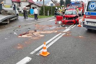 Poważny wypadek pod Brzozowem. Przez nieuwagę posłał kobietę do szpitala