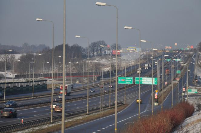 Osiem ofert na projekt i budowę odcinka drogi S6 Skórowo-Leśnice