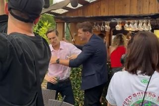 	M jak miłość nowy sezon po wakacjach. Olek (Maurycy Popiel), Marcin (Mikołaj Roznerski) na planie