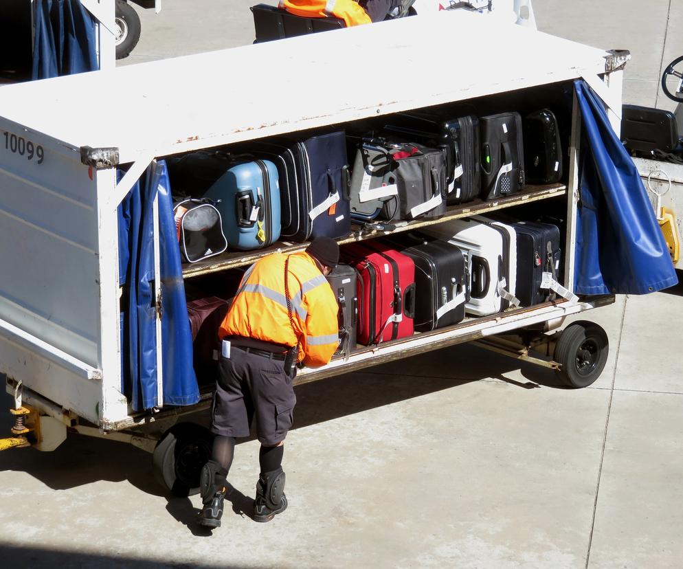 Polska stewardesa zdradza błyskotliwy sposób na pakowanie bagażu. Zrób to tak, a strata walizki nie popsuje ci urlopu 