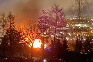 Ogromny pożar magazynu papieru w Wieliczce