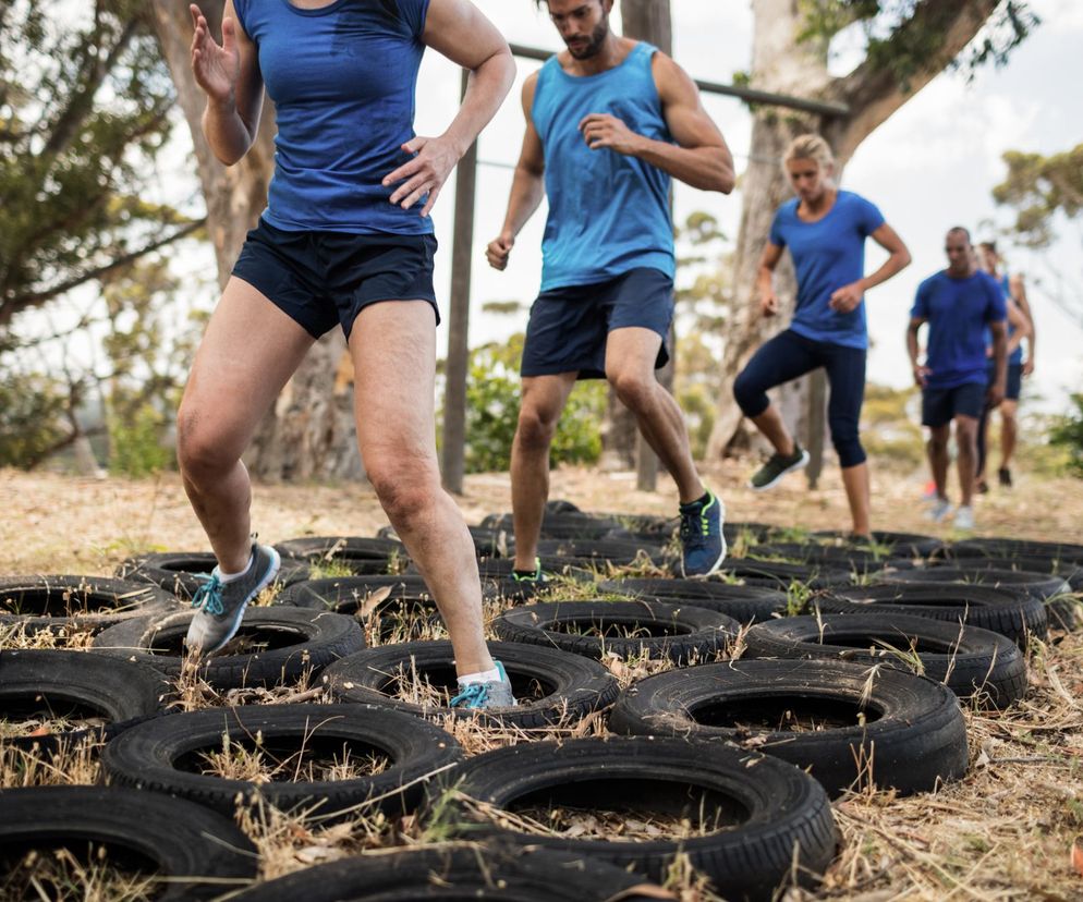 Boot camp przypomina treningi zawodowych żołnierzy.