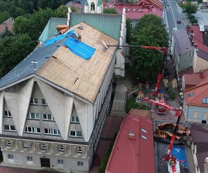 Burza zerwała dach kościoła w Brzesku! Chwile grozy podczas nabożeństwa