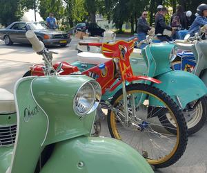 Osy kręciły kółka na stadionie żużlowym w Lesznie. Ogólnopolski zlot skuterów Osa Osieczna-Leszno 