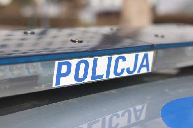Wolbrom. Ze stawu wyłowiono zwłoki młodego mężczyzny
