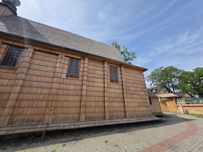 Zabytkowy kościół w Domaradzu.