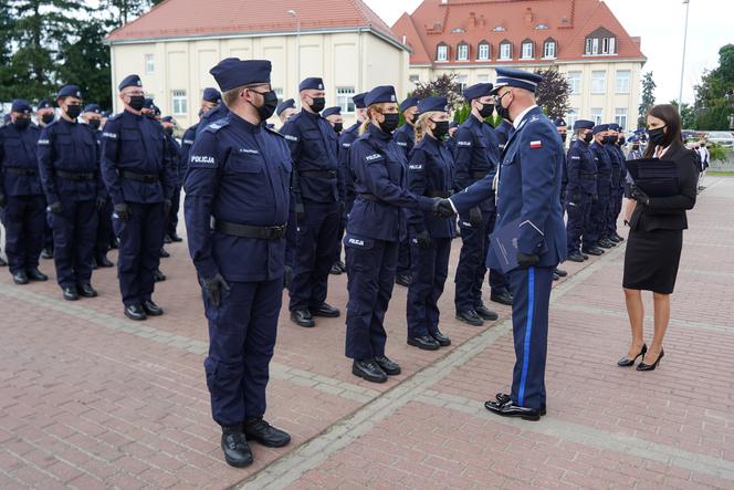 Ślubowanie policjantów w Bydgoszczy. Zdjęcia z uroczystości
