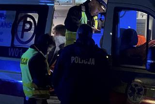 Zwiewał peugeotem przez pół miasta. Policjanci ranni