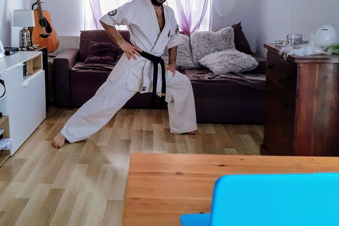 Darmowe treningi karate przez internet. Poruszaj się i sprawdź swoje siły z klubem SHIRO