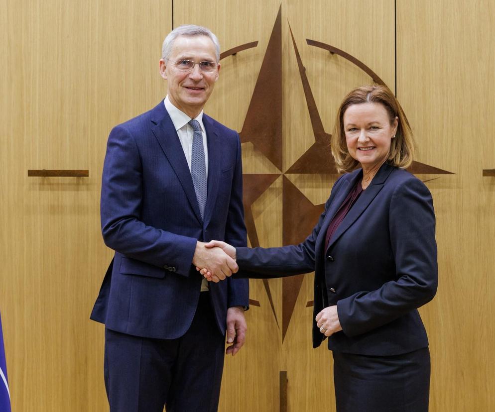 Sekretarz Generalny NATO Jens Stoltenberg, wspólnie z dyrektor generalnąNSPA Stacy Cummings