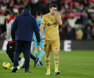 Polskie kluby nie dostały pieniędzy po przenosinach Lewandowskiego do Barcelony! Mowa o dużych kwotach, kuriozalne
