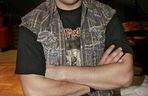 Tomasz Karolak - buntownik i prowokator. Wyznania o zarobkach i szmańskich obrzędach budzą skrajne emocje