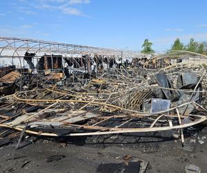 Gigantyczny pożar w Czaczu! Spłonęły magazyny antyków [ZDJĘCIA]