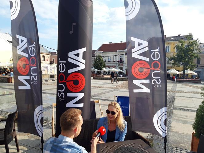 Super Lato w Kielcach. Zdjęcia z naszego mobilnego studia w ogródku letnim klubu Maska